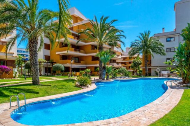 Apartament z 2 sypialniami i widokiem na basen, Punta Prima