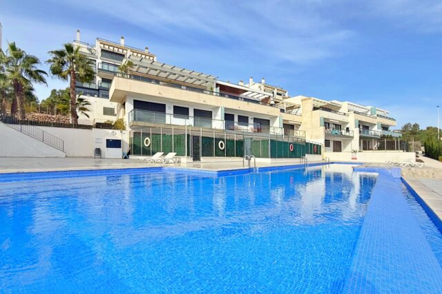 Spektakularny penthouse z prywatnym solarium i widokiem na morze w Lomas de Campoamor
