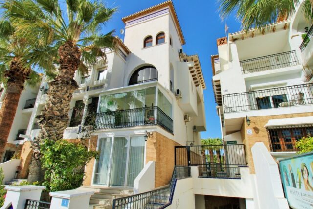 Apartament z 1 sypialnią w Villamartin i blisko pola golfowego