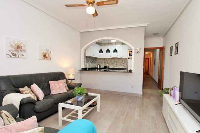 Apartament z 2 sypialniami w Acuario Playa II, Torrevieja, blisko plaży